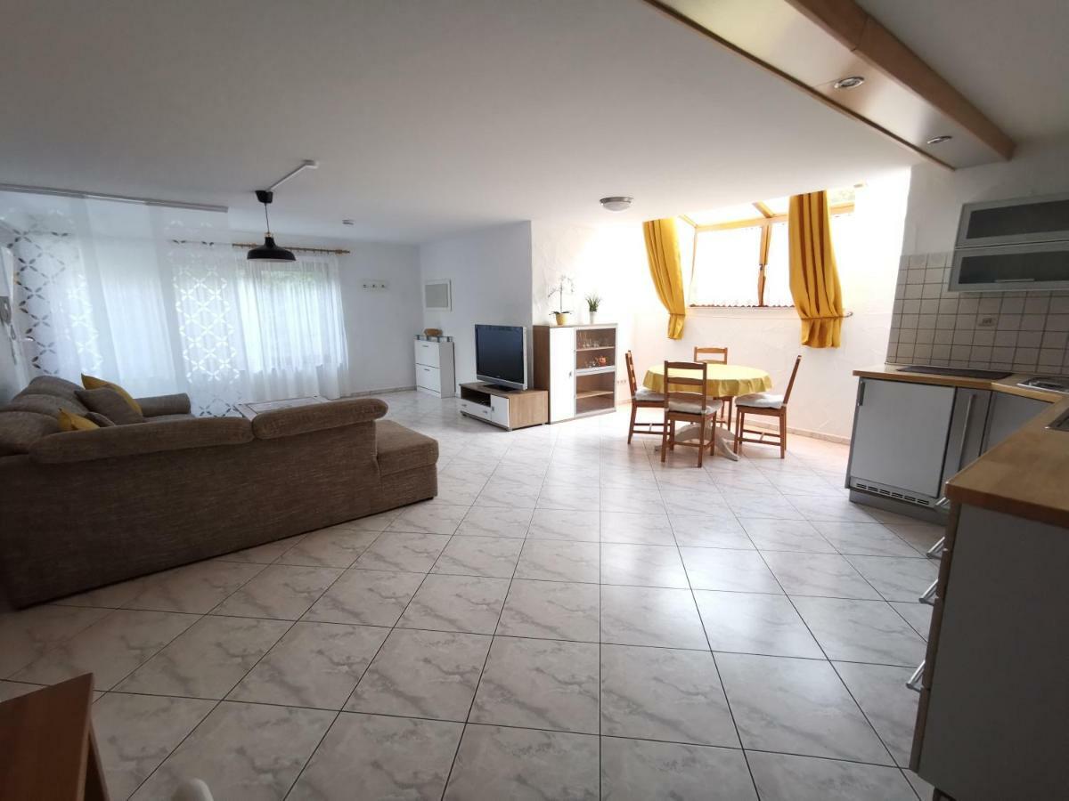 Ferienwohnung Jasmin & Alex Muhlhausen-Ehingen Экстерьер фото